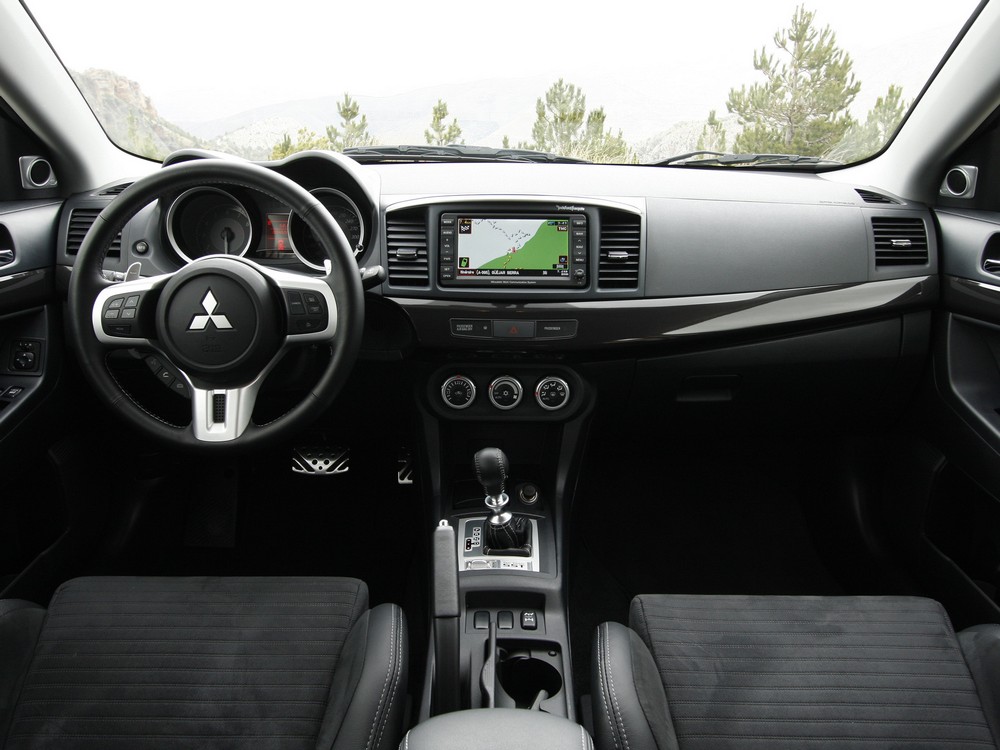 Mitsubishi Lancer Evolution X — interior, photo 1