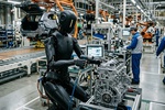 Mitsubishi будет разрабатывать человекоподобных роботов для своих заводов